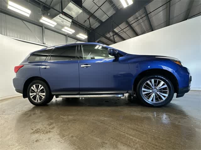 Thumbnail: 2019 Nissan Pathfinder - 3