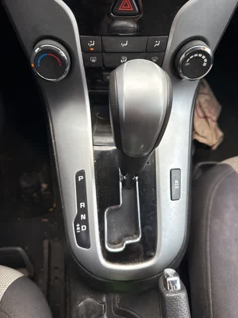 2013 Chevrolet Cruze LS 18
