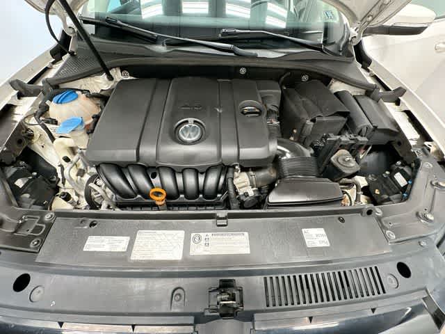 Thumbnail: 2013 Volkswagen Passat - 23
