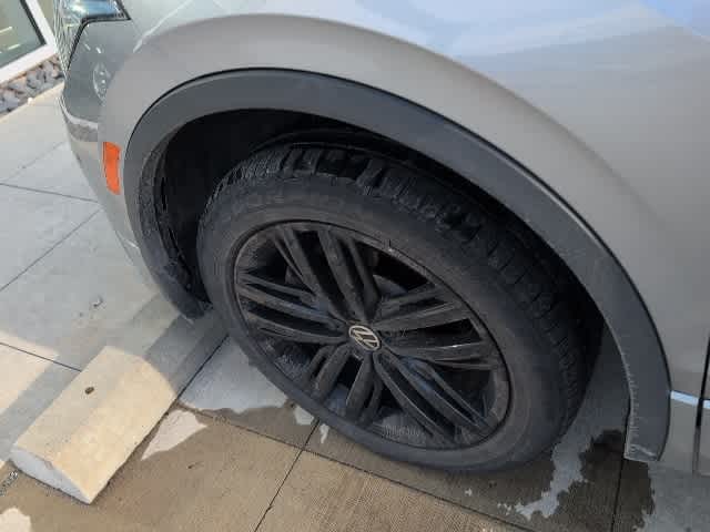 Thumbnail: 2022 Volkswagen Tiguan - 12