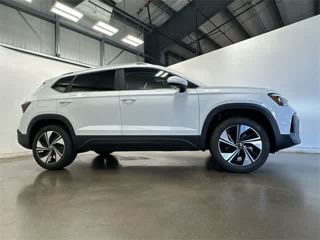 Thumbnail: 2025 Volkswagen Taos - 3