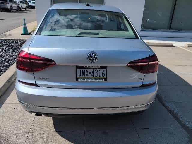 Thumbnail: 2019 Volkswagen Passat - 4