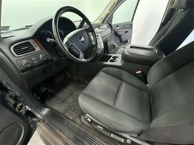 Thumbnail: 2010 Chevrolet Tahoe - 13