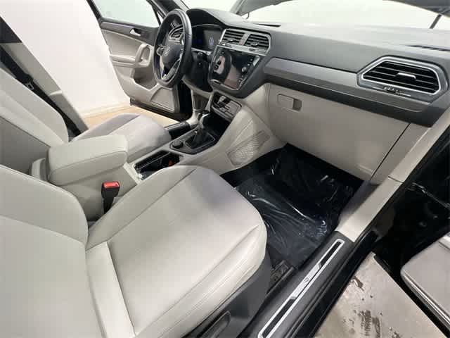 Thumbnail: 2022 Volkswagen Tiguan - 21