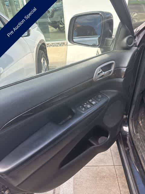 Thumbnail: 2012 Jeep Grand Cherokee - 12