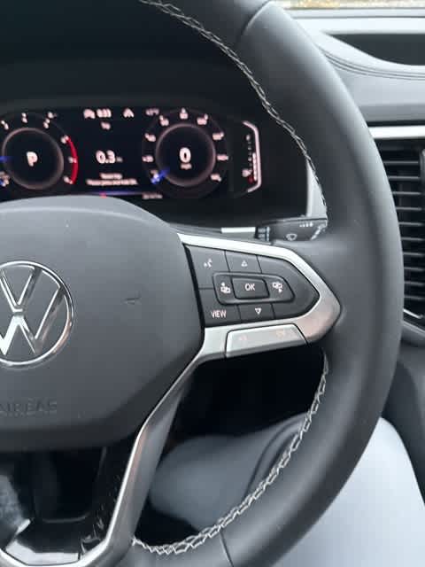 Thumbnail: 2023 Volkswagen Atlas - 17