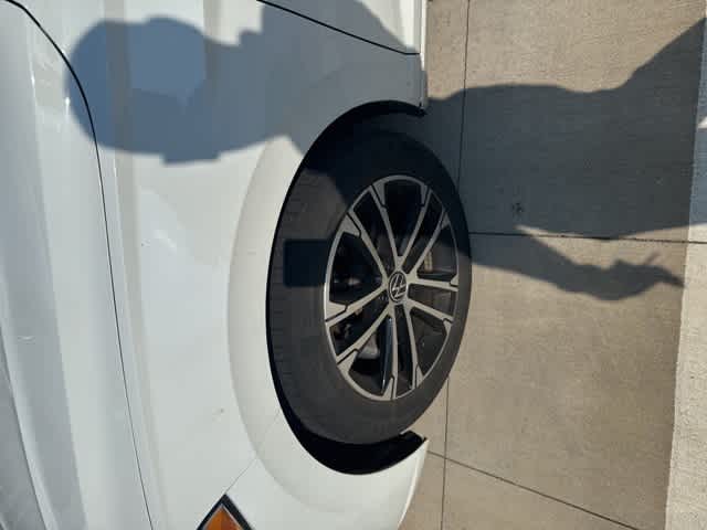 Thumbnail: 2023 Volkswagen Jetta - 9