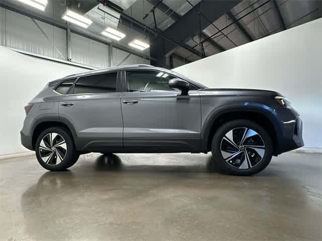 Thumbnail: 2025 Volkswagen Taos - 3