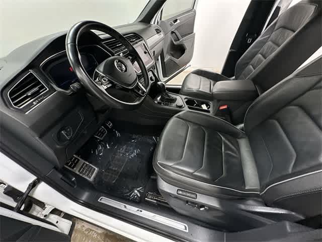 Thumbnail: 2020 Volkswagen Tiguan - 18