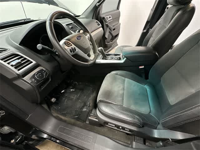 Thumbnail: 2015 Ford Explorer - 17