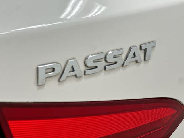 Thumbnail: 2013 Volkswagen Passat - 25
