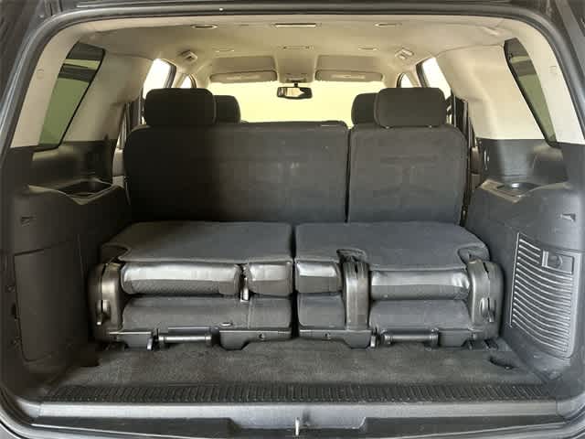 Thumbnail: 2010 Chevrolet Tahoe - 24