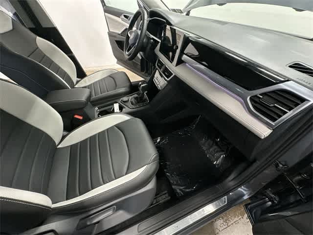 Thumbnail: 2025 Volkswagen Taos - 22