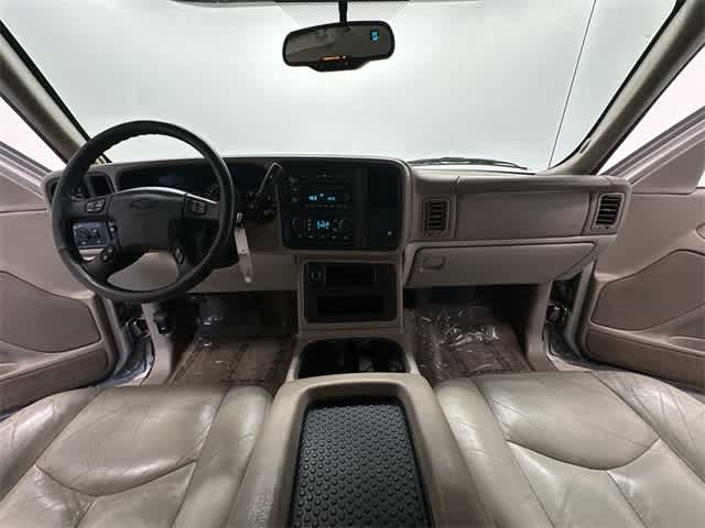 Thumbnail: 2004 Chevrolet Suburban - 16