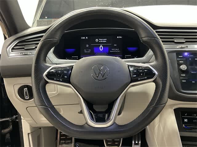 Thumbnail: 2022 Volkswagen Tiguan - 8