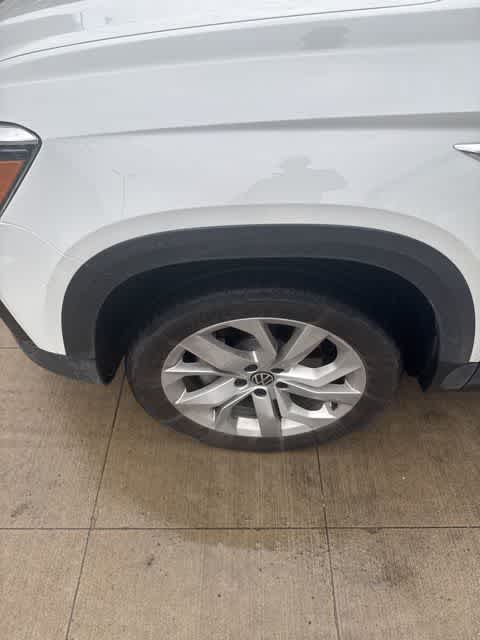 Thumbnail: 2023 Volkswagen Taos - 10