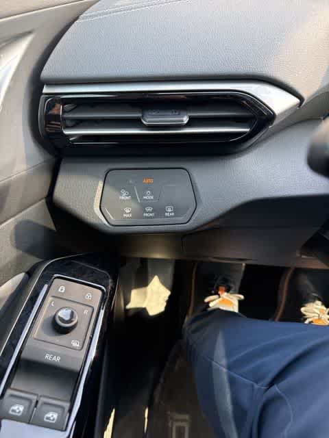 Thumbnail: 2023 Volkswagen ID.4 - 18