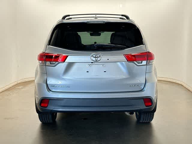 Thumbnail: 2017 Toyota Highlander - 4