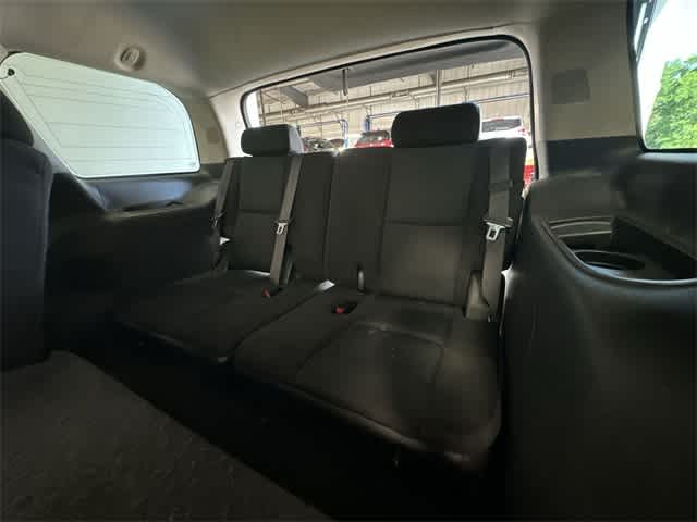 Thumbnail: 2010 Chevrolet Tahoe - 32