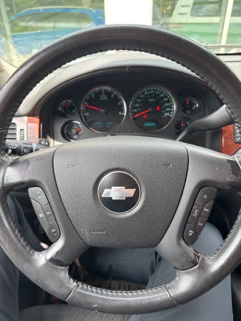 Thumbnail: 2010 Chevrolet Tahoe - 12