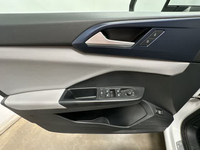 Thumbnail: 2023 Volkswagen Taos - 18