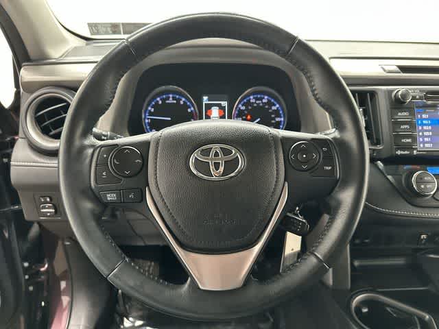 Thumbnail: 2016 Toyota RAV4 - 8