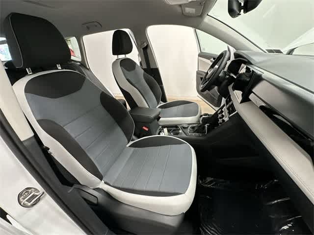 Thumbnail: 2025 Volkswagen Taos - 20