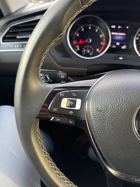 Thumbnail: 2021 Volkswagen Tiguan - 17