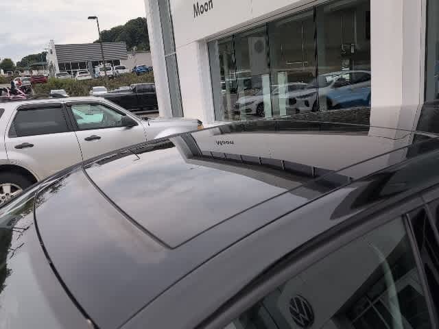 Thumbnail: 2015 Volkswagen Golf - 11
