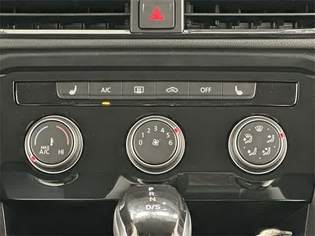 Thumbnail: 2025 Volkswagen Taos - 14