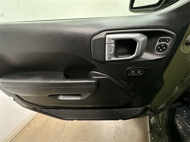 Thumbnail: 2022 Jeep Wrangler - 18