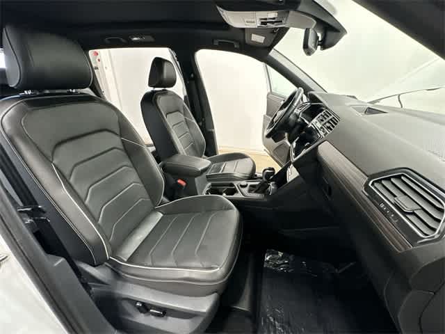 Thumbnail: 2022 Volkswagen Tiguan - 24