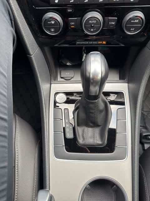 Thumbnail: 2022 Volkswagen Passat - 22