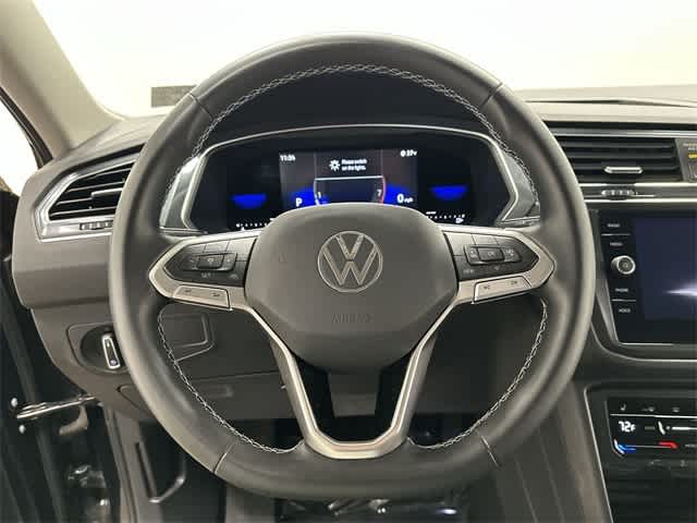Thumbnail: 2022 Volkswagen Tiguan - 7