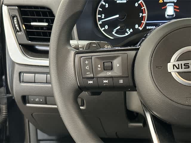 2021 Nissan Rogue SV 8