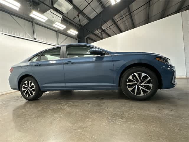 Thumbnail: 2026 Volkswagen Jetta - 3