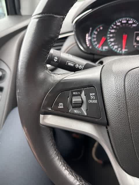 Thumbnail: 2018 Chevrolet Trax - 15