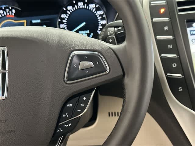 Thumbnail: 2017 Lincoln MKC - 10