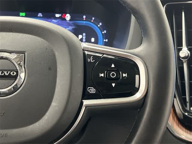 Thumbnail: 2023 Volvo XC60 - 10