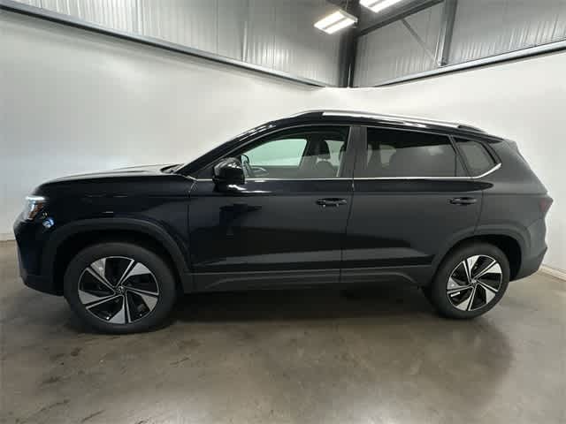 Thumbnail: 2025 Volkswagen Taos - 2