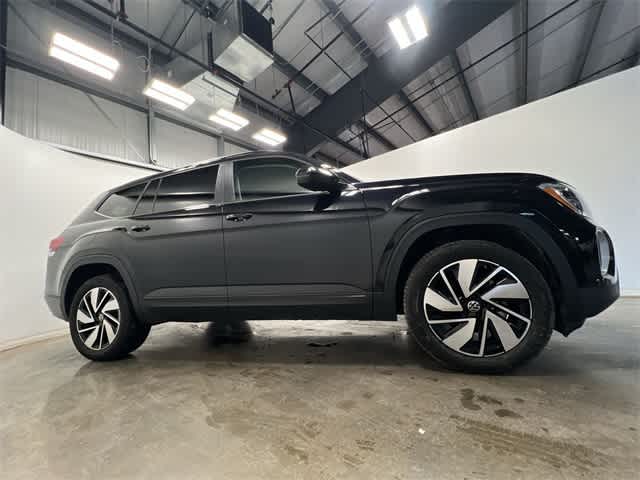 Thumbnail: 2024 Volkswagen Atlas - 3