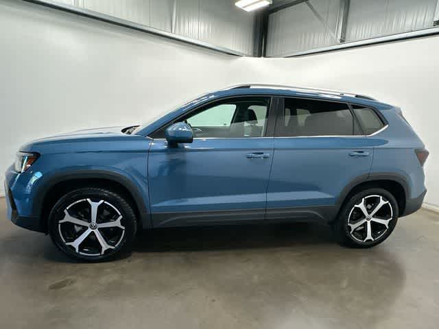 Thumbnail: 2025 Volkswagen Taos - 2
