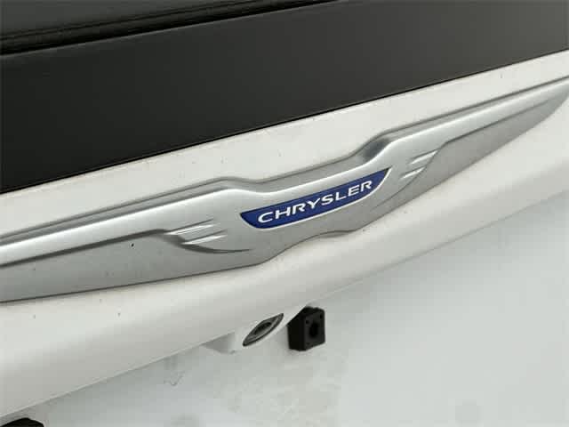 Thumbnail: 2018 Chrysler Pacifica - 30