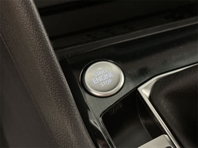 2025 Volkswagen Taos SEL 11