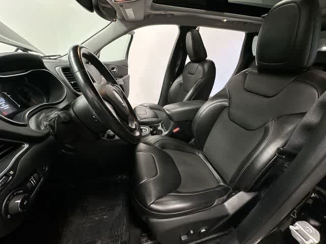 Thumbnail: 2020 Jeep Cherokee - 18