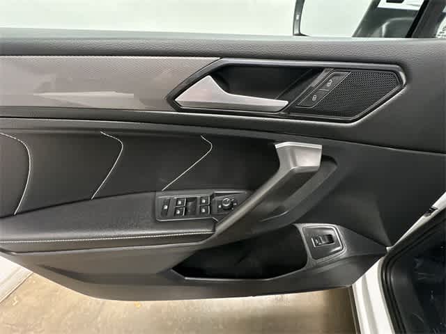 Thumbnail: 2022 Volkswagen Tiguan - 19