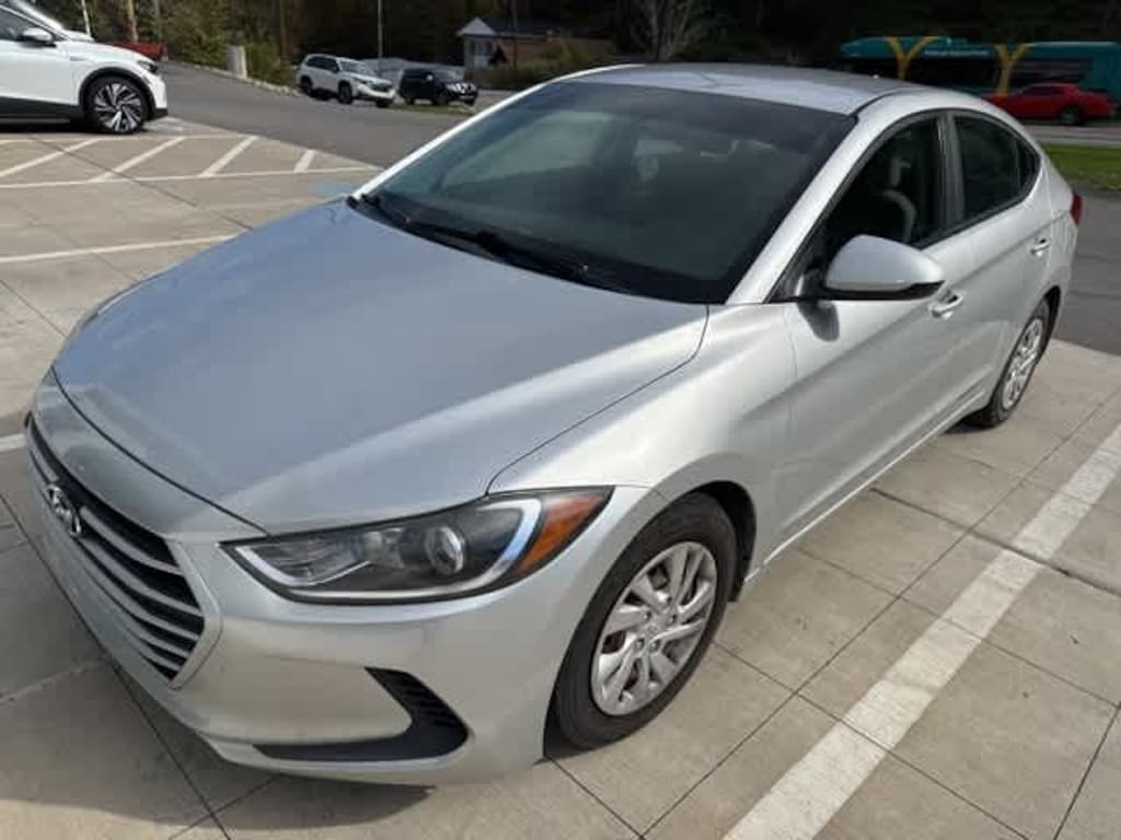 Used 2018 Hyundai Elantra SE Sedan