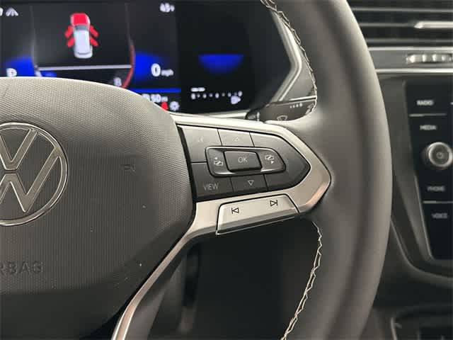 Thumbnail: 2023 Volkswagen Tiguan - 9