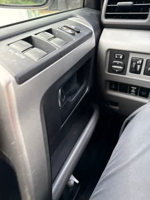 Thumbnail: 2013 Toyota 4Runner - 11
