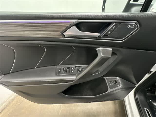 Thumbnail: 2022 Volkswagen Tiguan - 20